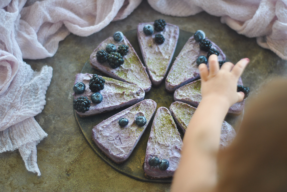raw cheesecake child hand