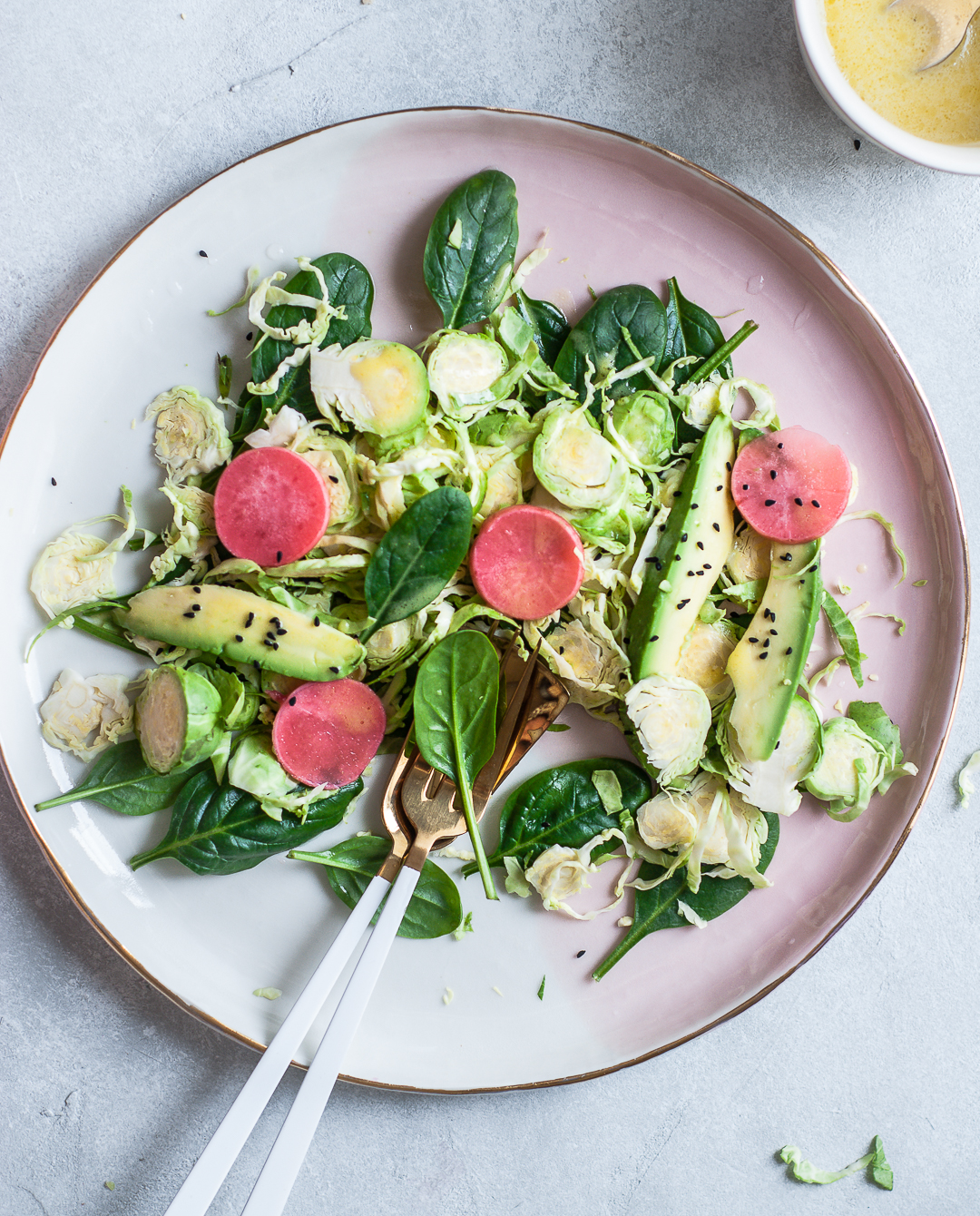 salata me laxanakia bruxellwn