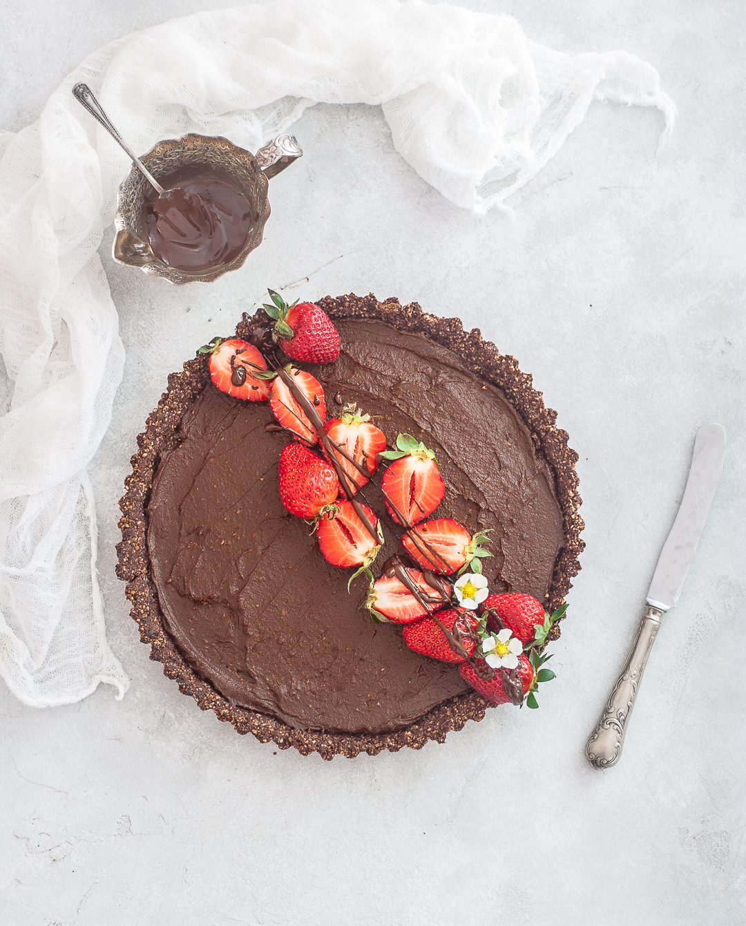 tarta sokolatas me avocado kai glykopatata
