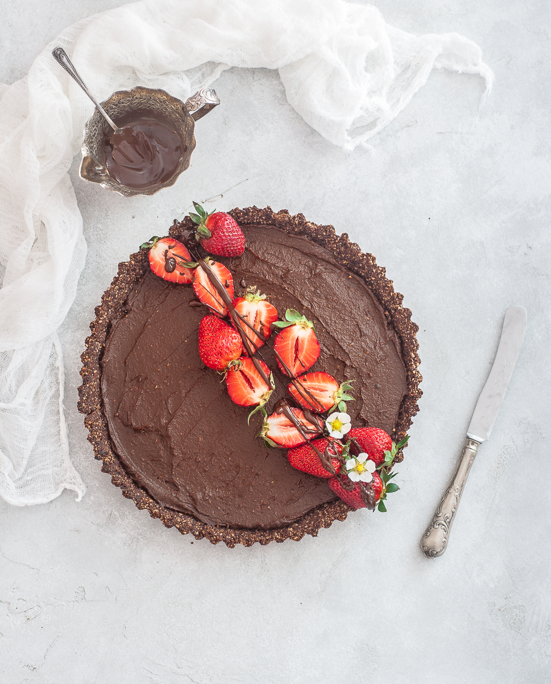 tarta sokolatas me avocado kai glykopatata