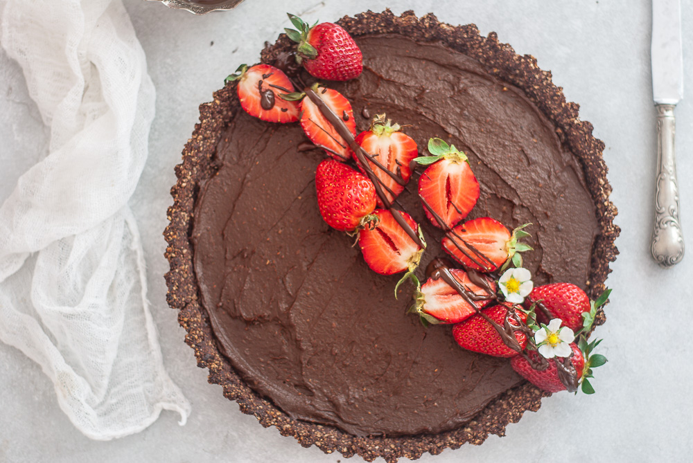 tarta sokolatas me avocado kai glykopatata